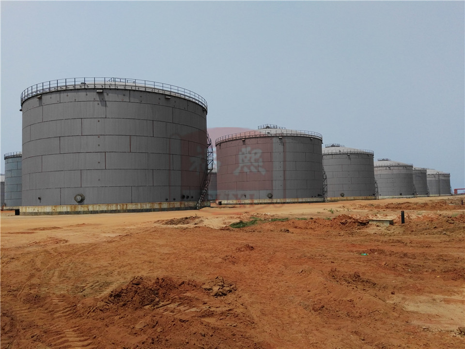 Aplicação de revestimento de reservatórios de combustível EM Angola